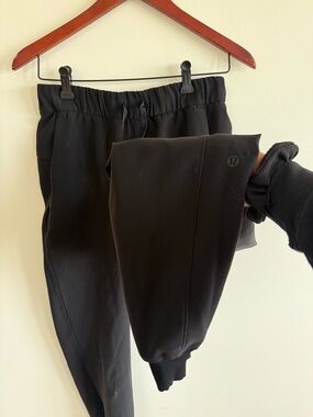 lululemon athletica Black Elastic Waist Joggers